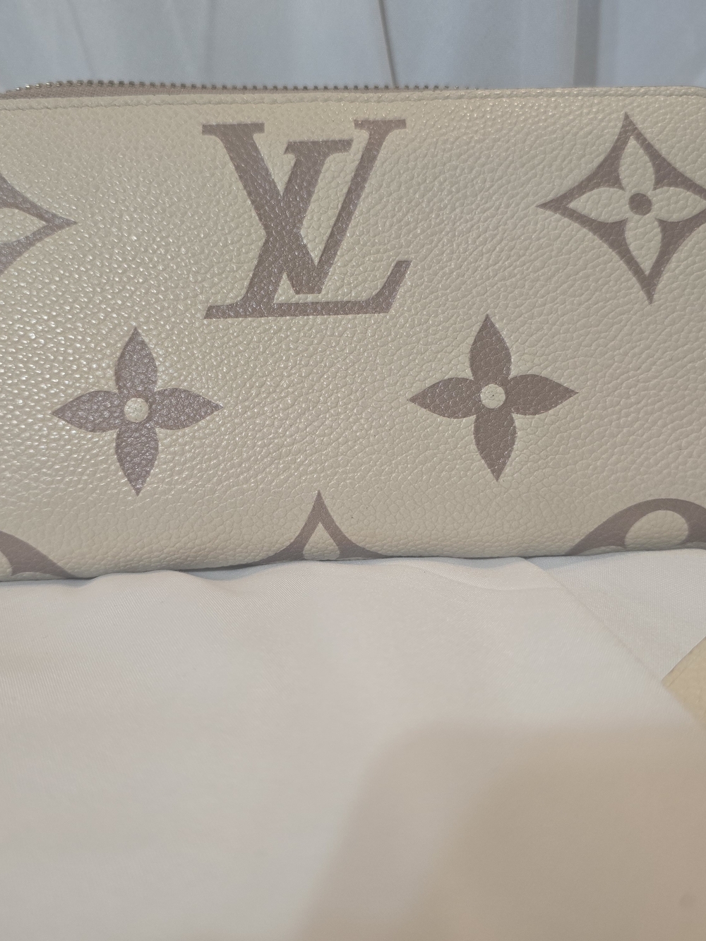 Authentic Louis Vuitton Empreinte Monogram Zippy Wallet - Cream/Tan Microchipped - Picture 7 of 16